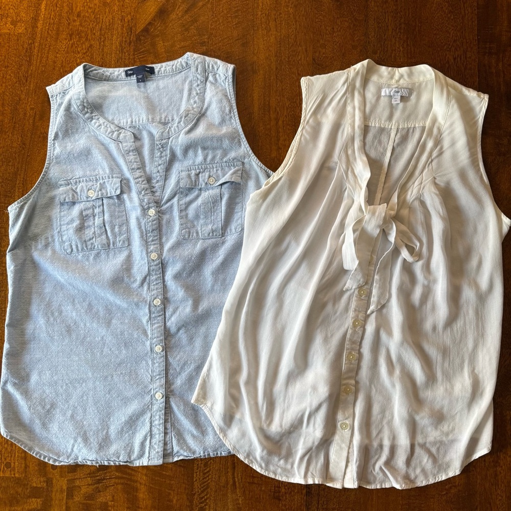 Bundle of 2 GAP Sleeveless Tops